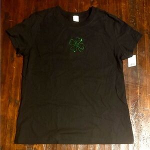 NEW SHAMROCK NWT WOMENS BLACK TSHIRT TOP GREEN ST PATRICKS DAY SHIRT TOPS SIZE L